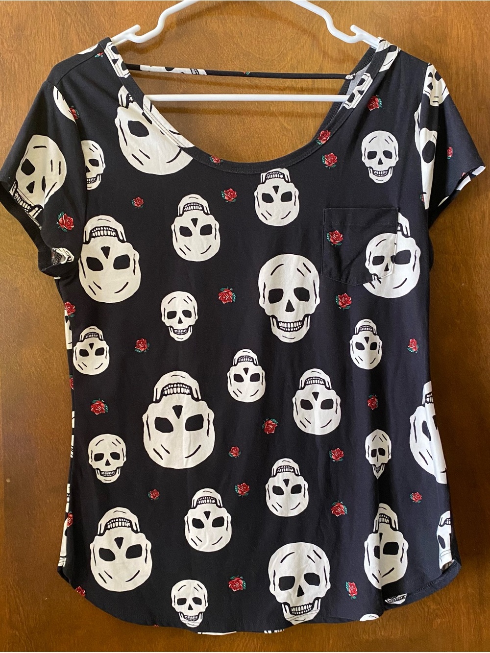 No Boundaries Black Short Sleeve Skull & Rose Print Top